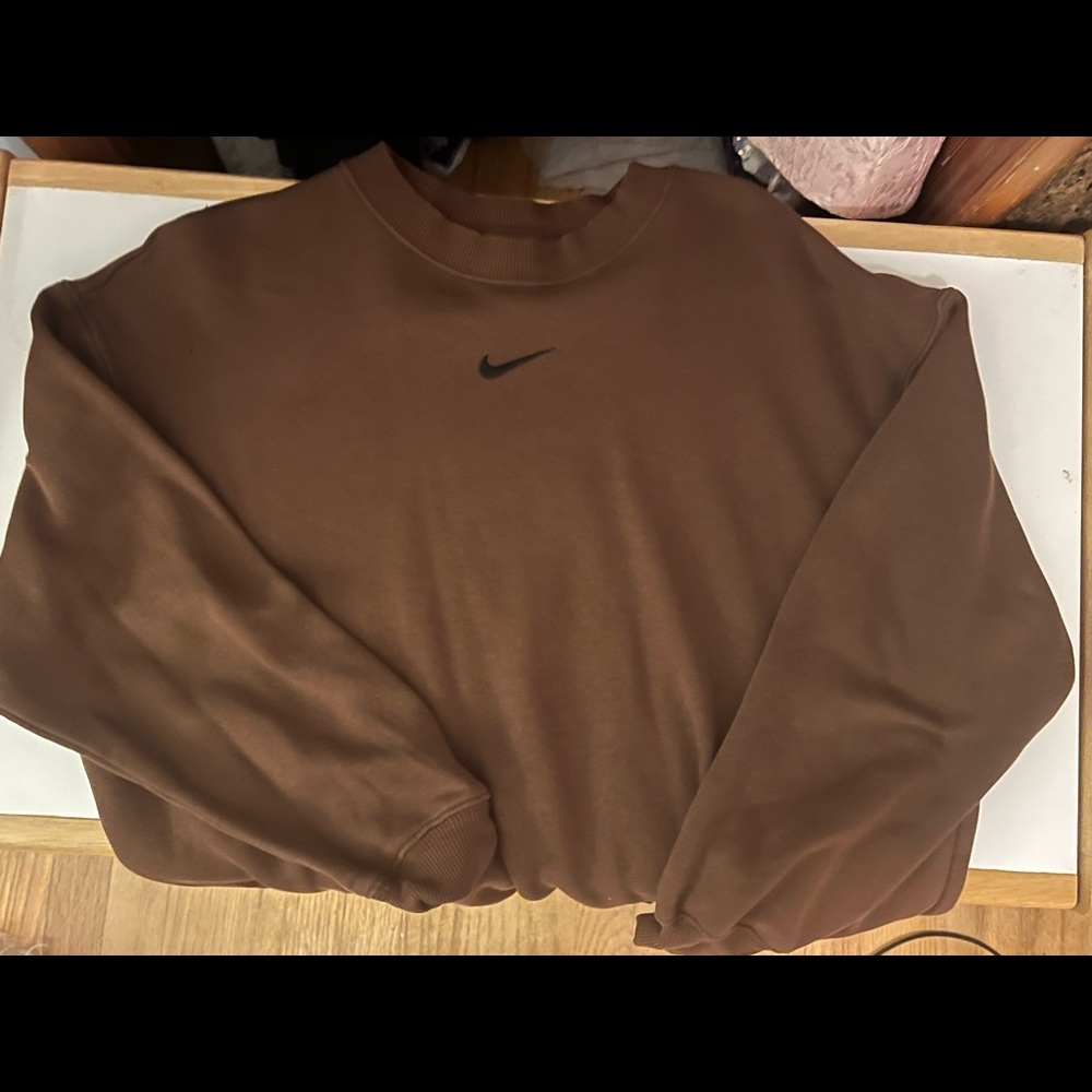 Brown Nike crewneck